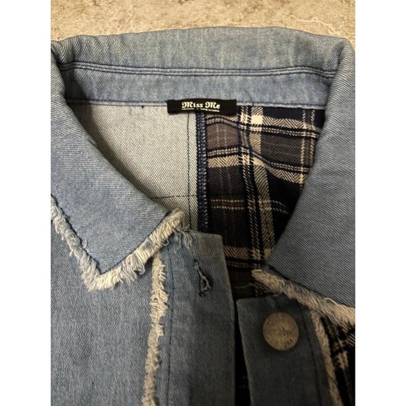 Miss Me mixed media shacket size Meduim - Picture 4 of 7